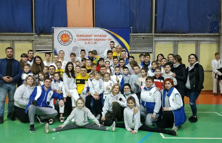 26 медалей каратисти з Великих Мостів здобули на чемпіонаті України