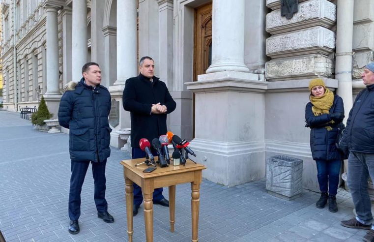 Медичні установи Львівщини уже сьогодні, 24 березня, отримають тести та засоби захисту