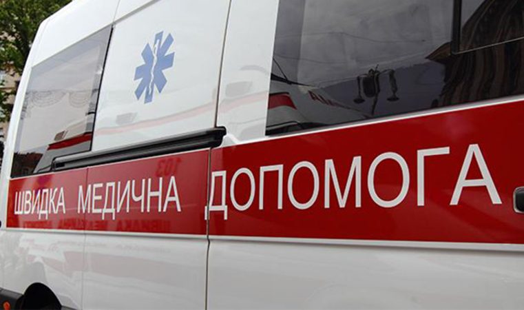 Червоноградська Батьківщина закупила і передала медикам першу партію захисних масок