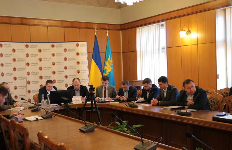 Максим Козицький провів селекторну нараду із районами щодо запобігання поширенню COVID-19