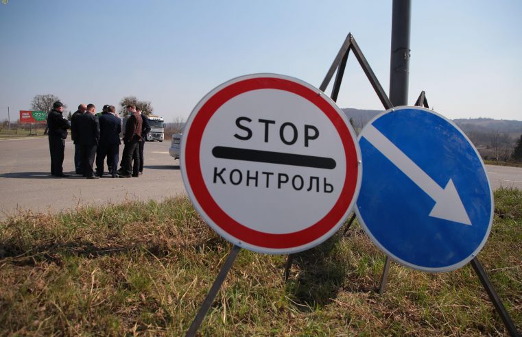 До уваги водіїв Сокальщини і Червонограда! Як поводитися при наближенні до карантинних постів