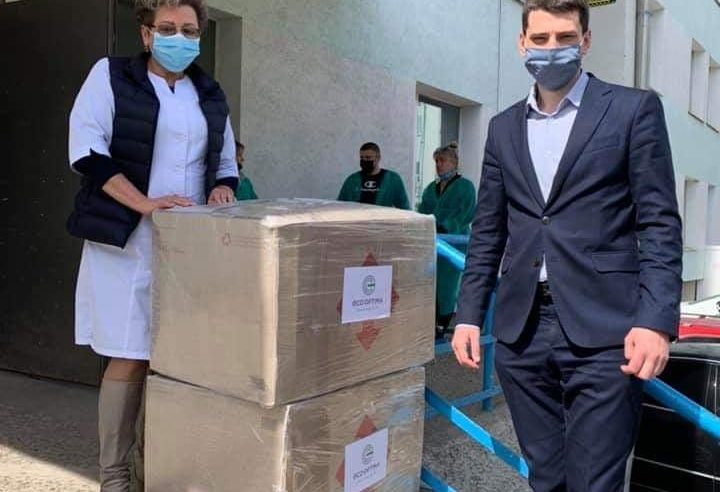 Два медичні заклади Сокальського району отримали 500 захисних костюмів для медичних працівників
