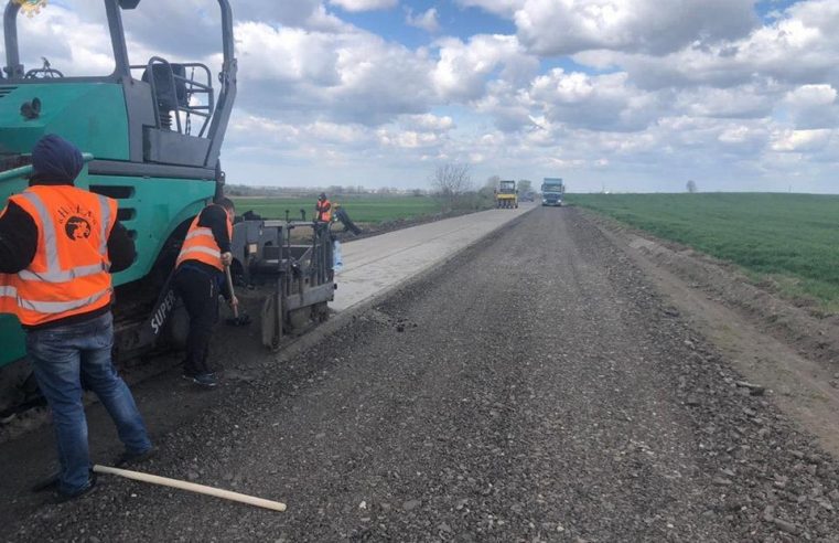 На Львівщині проводять ремонт дороги Сокаль-Стоянів