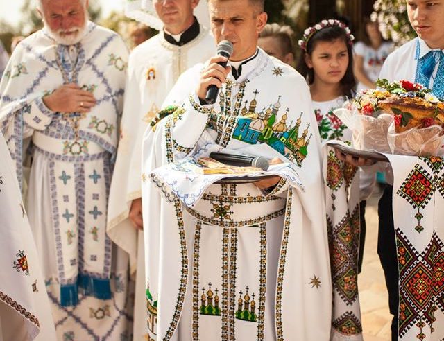 “Набагато більше було б хворих, якби цього не трапилося в місті зі мною”, – червоноградський священик Володимир Ващук одужав після коронавірусу