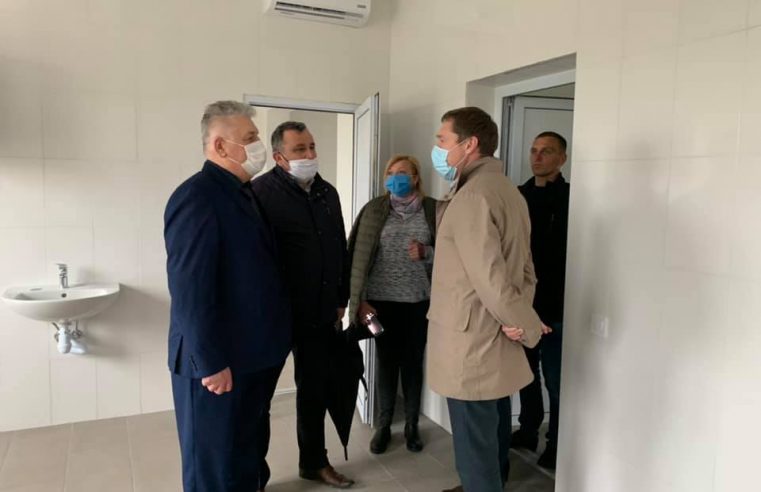 Сокальщину перевірять також? Голова Львівської ОДА ознайомився із процесом будівництва амбулаторії у селі Волиця
