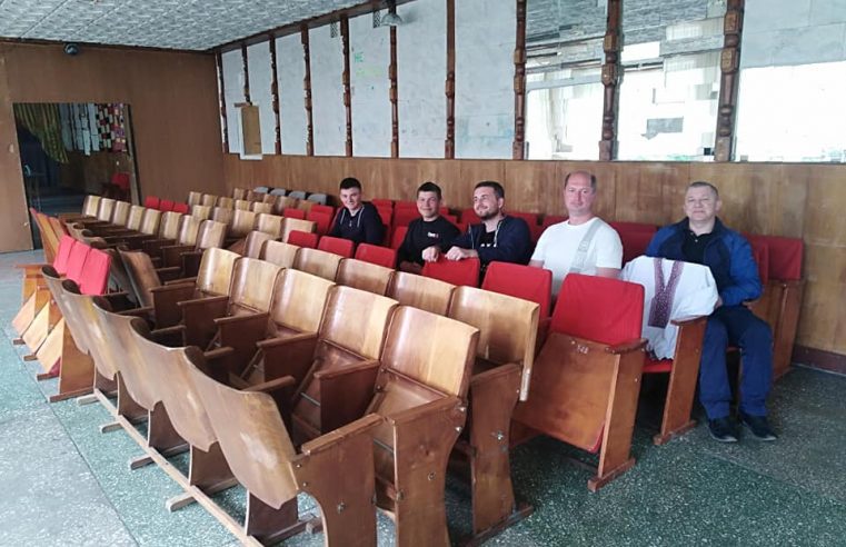 Поторицькому народному дому спонсори подарували крісла в актовий зал