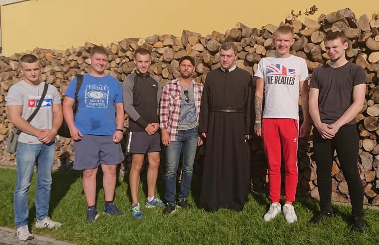 “Національний Корпус” Червонограда допоміг із заготівлею дров на зиму для потреб монастиря