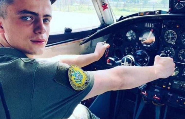 Назавжди у небі: Сокальщина попрощалась із загиблим курсантом Віталієм Вільховим