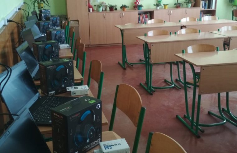 У Червоноградському ліцеї облаштували два сучасні комп’ютерні класи та лінгафонний кабінет для вивчення іноземних мов
