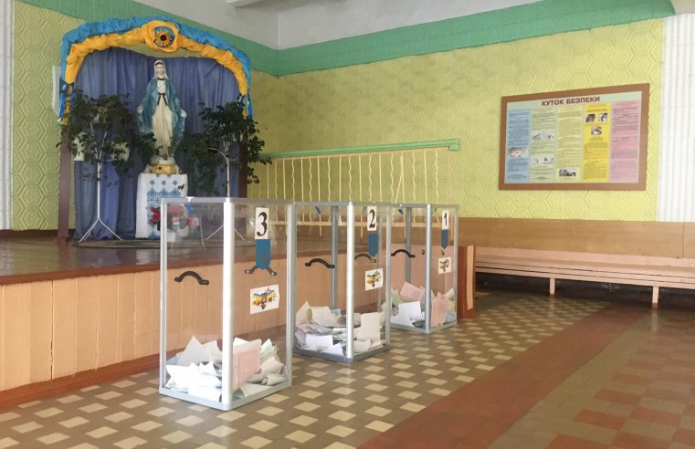 Як у Червонограді пройшов день місцевих виборів?