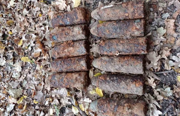 У Скоморохах знайшли артилерійський снаряд  в полі недалеко від села