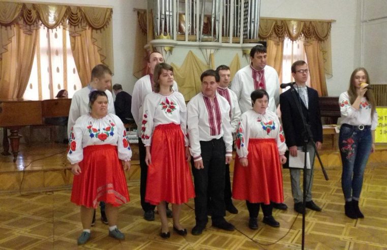 В «Палаці Потоцьких» та  ОЛК «Ровесник» для молоді з інвалідністю організували майстер-класи та концерт
