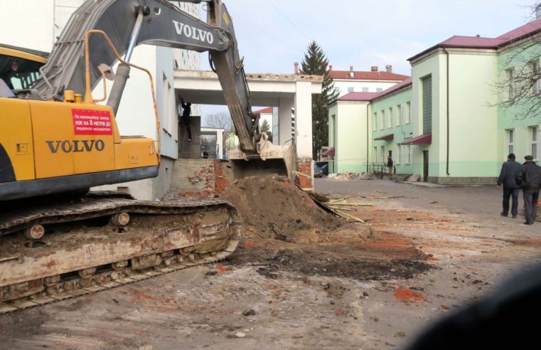 У Червоноградській лікарні масштабна реконструкція