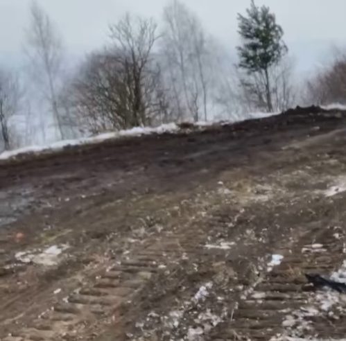 60 тонн сміття – в озеро!  Проблему з висипаною горою відходів біля с.Острів вирішено?