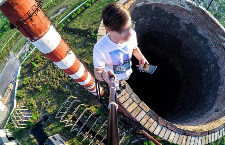 Недитячі розваги в Червонограді на димових трубах аварійних котелень
