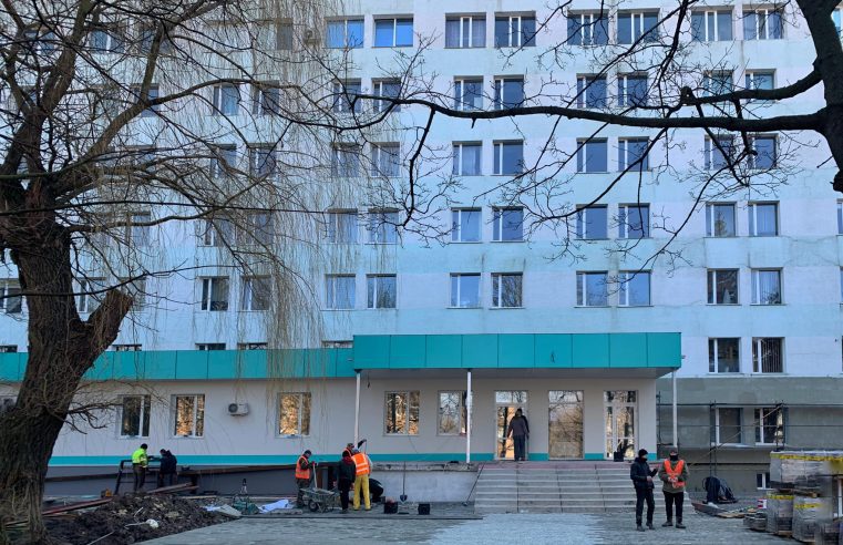 З обласного бюджету виділять додаткові кошти для завершення реконструкції приймального відділення Червоноградської лікарні