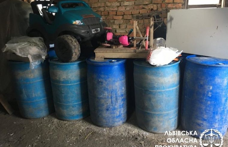 На Львівщині викрили виробництво фальсифікованого алкоголю: вилучено понад 4 тонни спирту