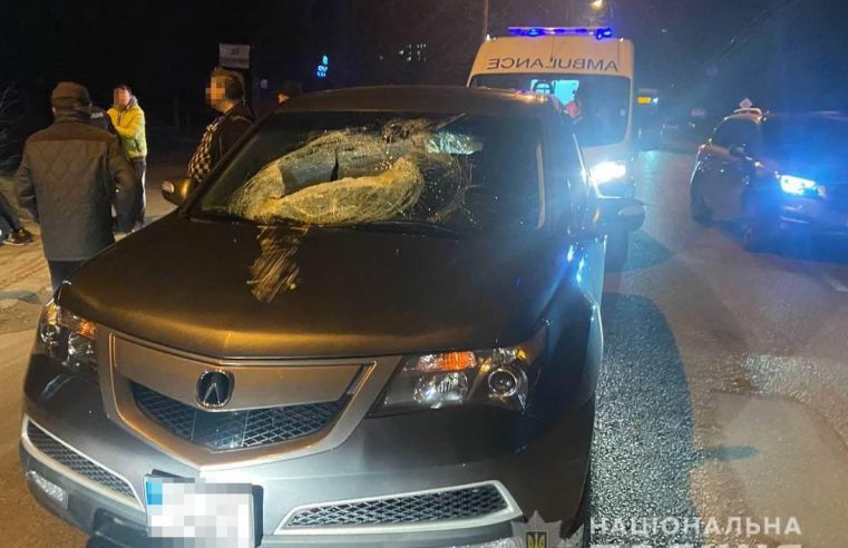У Львові каналізаційним люком, який вилетів з-під колеса автомобіля, вбило хлопчика
