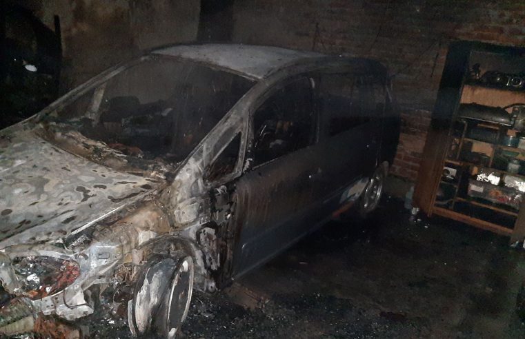 У селі Поториця згорів автомобіль