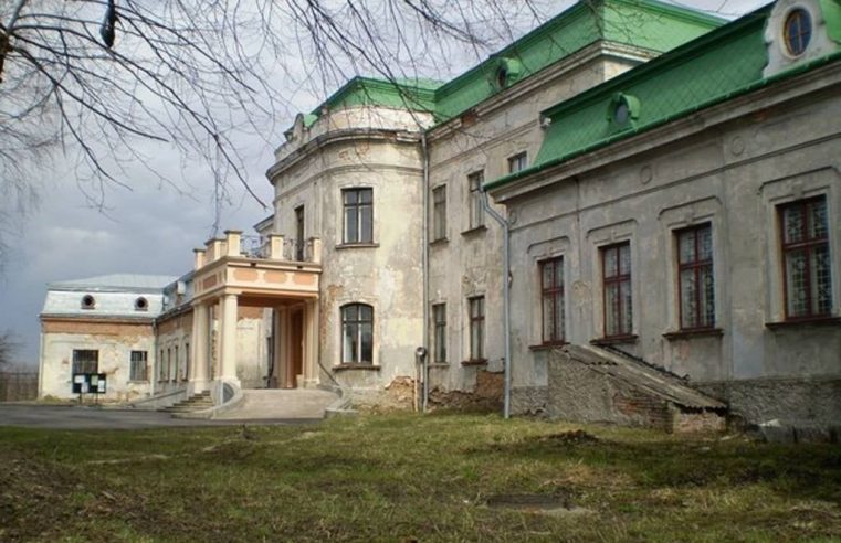 Червоноградський та Тартаківський палаци можуть відреставрувати в рамках програми “Велике будівництво”