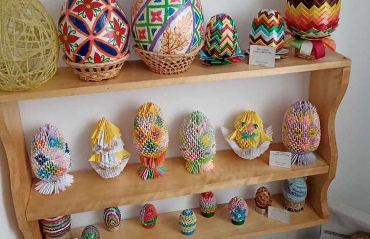 В приміщенні дитсадочку  села Спасів працівники зробили справжній “писанковий рай”