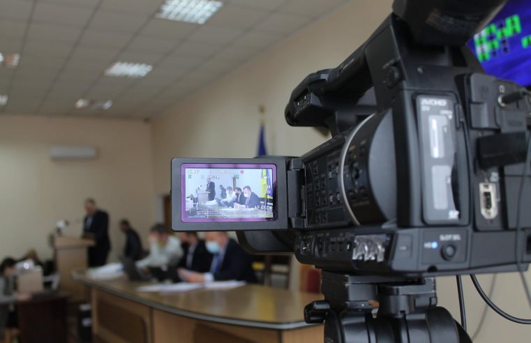Реконструкція підвісного мосту, міських вулиць, будівництво дитсадка у Сільці – які зміни до бюджету внесли депутати Червоноградської ОТГ на позачерговій сесії