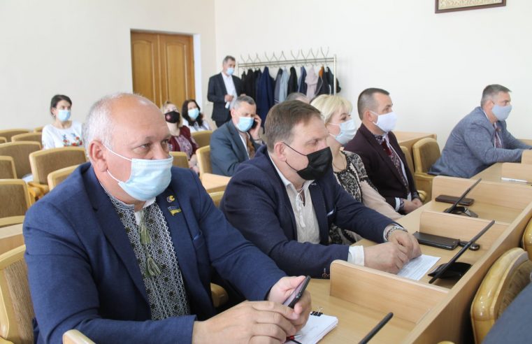 Не підтримали звіт директора КП «Спорткомплекс «Шахтар» і проголосували за звіт керівника КП «Радіостудія «Новий двір» – що розглядали депутати Червоноградської міської ради на сесії