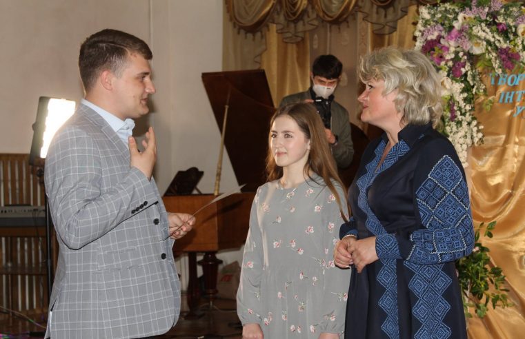 Хто цьогоріч став стипендіатом Червоноградської міської ради