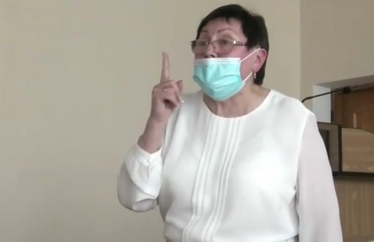 Директорку Соснівської школи визнали винною у булінгу