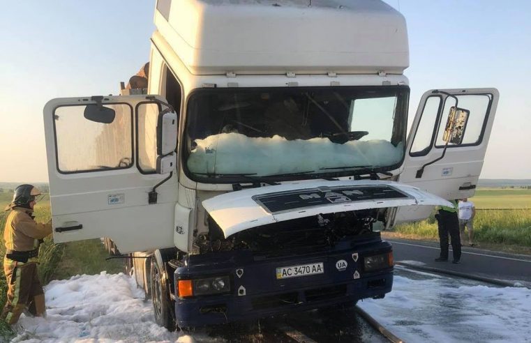 Червоноградський район: вогонь ледь не знищив вантажний автомобіль «MAN»