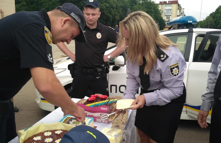 З нагоди професійного свята працівники Червоноградського районного відділу поліції організували справжнє свято для мешканців  Червонограда та їхніх діток