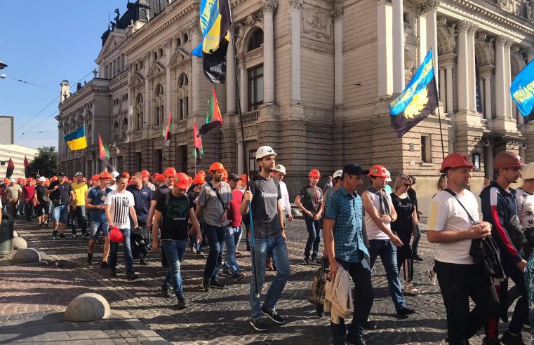 Шахтарям обіцяють виплатити борг по зарплаті 17 серпня