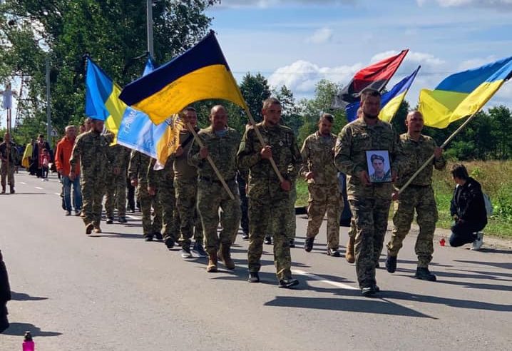 Червоноградщина попрощалась із Героєм Романом Задорожним