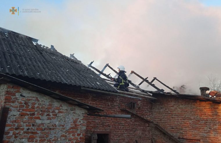 У Реклинці горіла господарська будівля