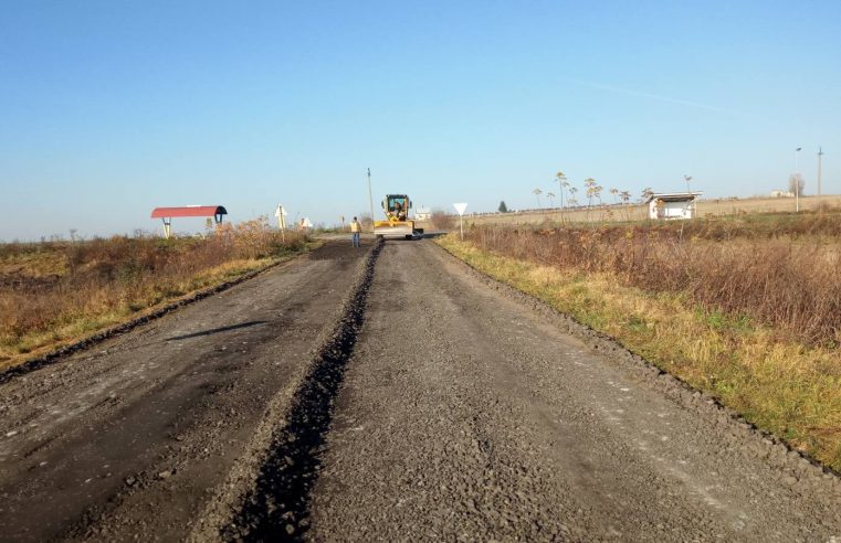 Триває поточний ремонт дороги місцевого значення Жвирка-Завишень
