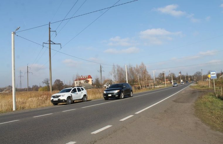 Темно вже не буде: встановлення вуличного освітлення в Межиріччі на завершальному етапі