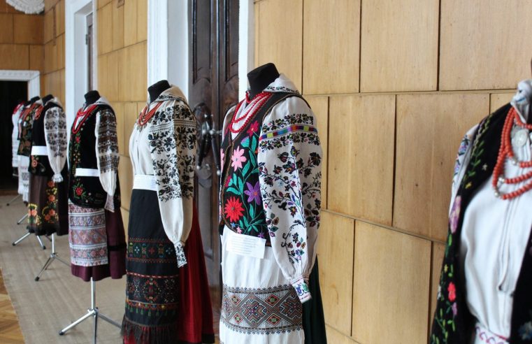 22 січня у Червонограді у Світлиці “Прозерка” прийматимуть колекціонерку вишиванок з Нововолинська Марію Доліновську