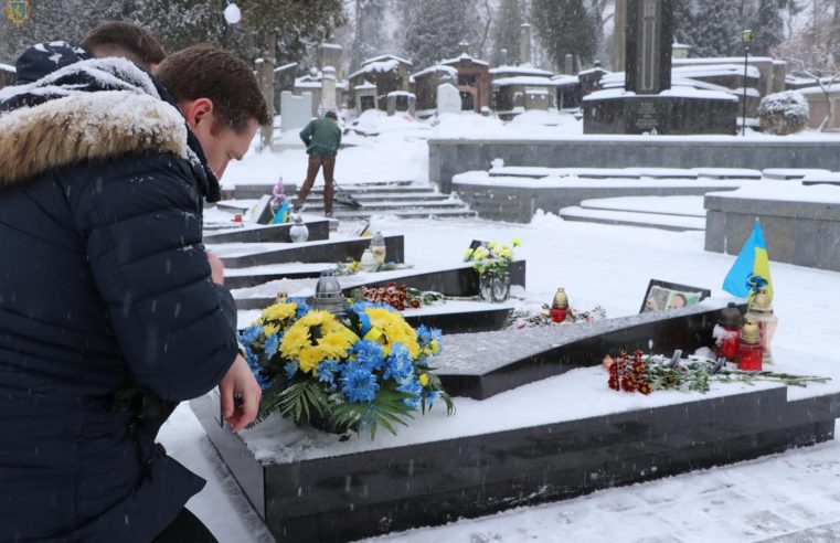 Максим Козицький вшанував пам’ять Героя України Юрія Вербицького