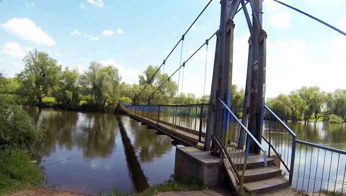 СБУ звинувачує посадовця у привласненні 1,5 млн грн під час реконструкції підвісного моста у Червонограді