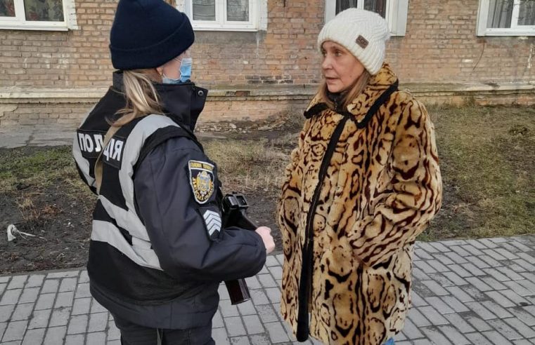 Червоноградські поліцейські розповіли громадянам як не стати жертвами шахрайств