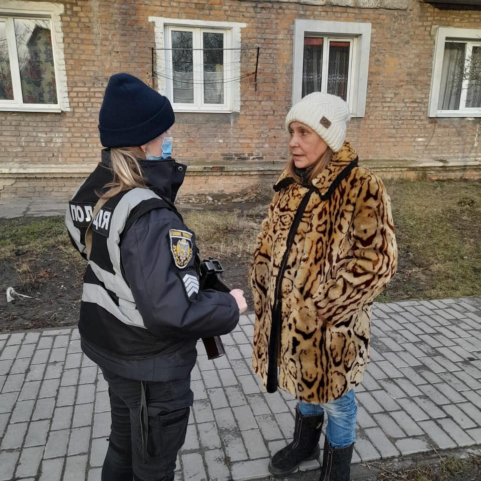 Червоноградські поліцейські розповіли громадянам як не стати жертвами шахрайств