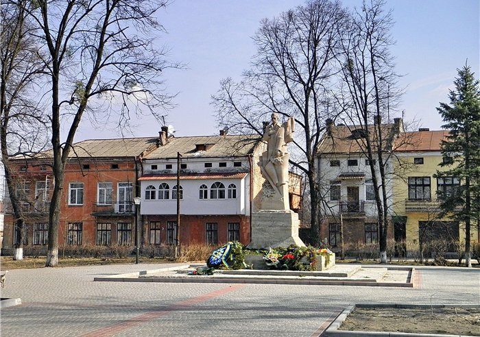 Великомостівська громада розмістила у себе підприємство із виробництва клейких стрічок