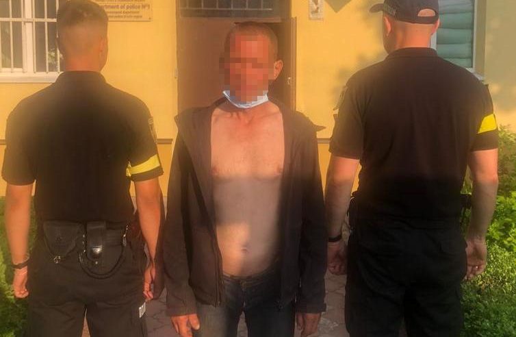 У Червоноградському районі чоловік намагався обікрасти приватний будинок