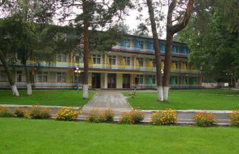Головна бухгалтерка державного санаторію на Червоноградщині  вимагала у переселенців гроші за поселення