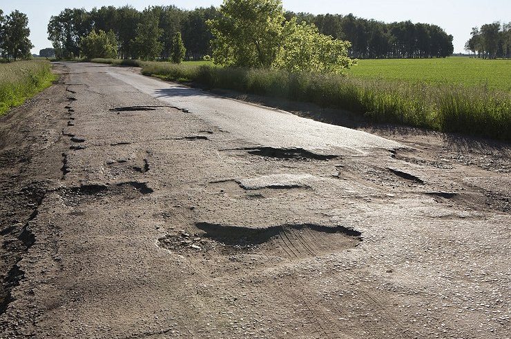 На Сокальщині “поремонтують” дороги. Десь за пів мільйона, а десь – за 10 тис грн